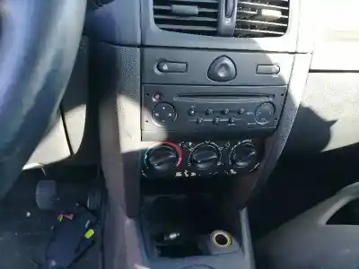 Здавання транспортного засобу renault clio ii fase ii (b/cb0) d4f року 2005 потужний d4f g7