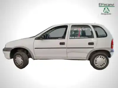 Veículo de Sucata opel corsa a swing do ano 1997 alimentado 