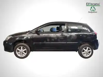 Veículo de Sucata toyota corolla (e12) 2.0 d-4d linea luna berlina do ano 2006 alimentado 1cdftv