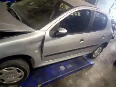 Sloopvoertuig peugeot                                            206 berlina                                                                                                                                                                                                                                                e-music                                                                                                                                                                                                                                                    van het jaar 2003 aangedreven 8hx