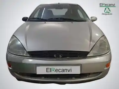 Véhicule à la ferraille FORD FOCUS BERLINA (CAK) Ghia de l'année 2000 alimenté 