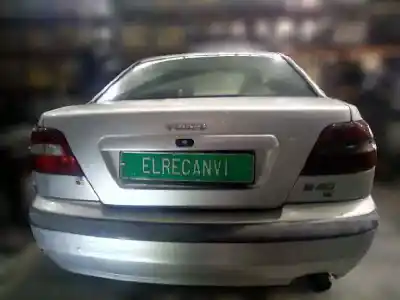 Veículo de Sucata volvo s40 berlina 1.6 cat do ano 2002 alimentado b4164s2
