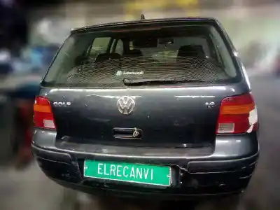 Veículo de Sucata volkswagen golf iv berlina (1j1) básico do ano 2000 alimentado aus