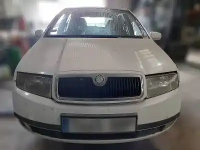 Veicolo di demolizione SKODA FABIA (6Y2/6Y3) Attractive dell'anno 2000 alimentato AZF