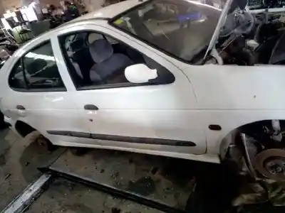 Veículo de Sucata RENAULT MEGANE I FASE 2 BERLINA (BA0) 1.6 16 V RT (BA04) do ano 2000 alimentado K4M