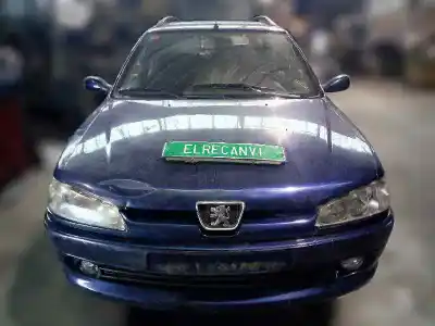 Veículo de Sucata peugeot 306 break boulebard do ano 2001 alimentado rhy