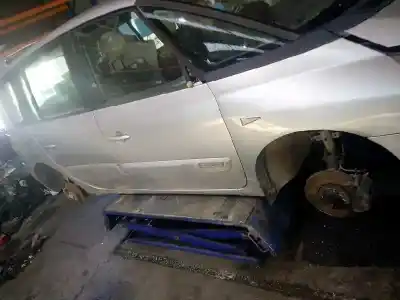 Veículo de Sucata RENAULT ESPACE IV (JK0) 2.0 Dynamique [2.0 Ltr. - 110 kW dCi Diesel FAP] do ano 2005 alimentado G9T743