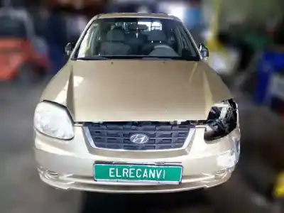 Sloopvoertuig hyundai accent (lc) gl 4p van het jaar 2004 aangedreven g4ea