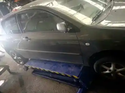 Veículo de Sucata TOYOTA COROLLA (E12) 1.6 16V do ano 2003 alimentado 3ZZFE