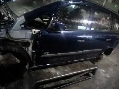 Veículo de Sucata opel zafira b family do ano 2001 alimentado 