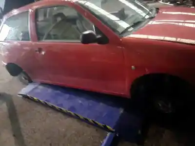 Veículo de Sucata SEAT IBIZA (6K1) Signo do ano 2001 alimentado AUA