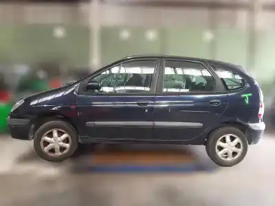 Veículo de Sucata renault megane scénic (ja0/1_) 1.6 16v (ja0b ja04 ja11 ja00) do ano 2000 alimentado k4m