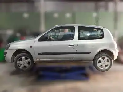 Утилизация автомобиля RENAULT CLIO II FASE II (B/CB0) Authentique года 2002 питание K9K