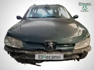 Veículo de Sucata peugeot 306 break xt do ano 2000 alimentado rhy