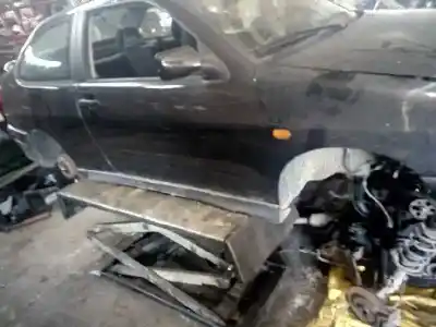 Veicolo di demolizione SEAT CORDOBA BERLINA (6K2) SX (1997->) dell'anno 1997 alimentato AGR