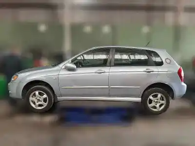 Veículo de Sucata kia cerato 2.0 ex crdi familiar do ano 2006 alimentado d4ea
