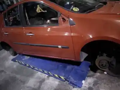 Veículo de Sucata renault clio iii pack authentique do ano 2006 alimentado k9k714