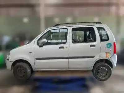 Sloopvoertuig opel agila básico van het jaar 2001 aangedreven x12xe