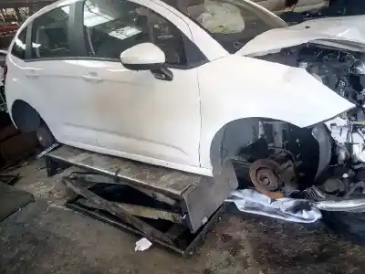 Vehicul casat citroen c3 exclusive al anului 2012 alimentat 8hr