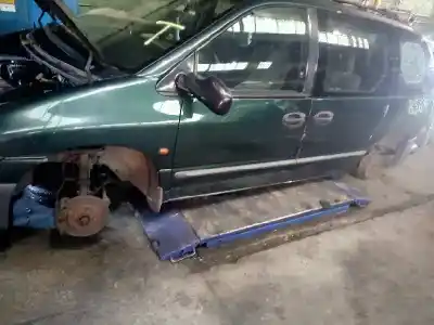 Verschrottungsfahrzeug CHRYSLER VOYAGER (GS) 2.5 TD des Jahres 1999 angetrieben VM69B