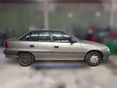 Veículo de Sucata opel astra f berlina básico do ano 1995 alimentado x16xel