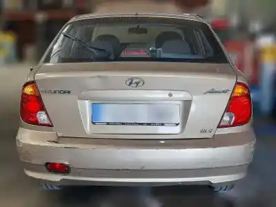 Sloopvoertuig hyundai accent (lc) gls van het jaar 2005 aangedreven g4edg