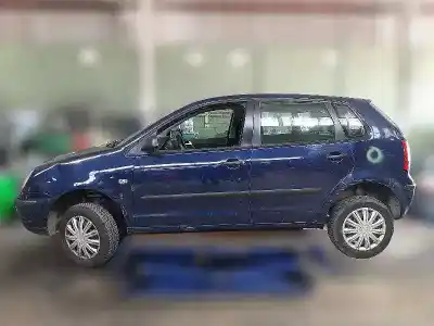 Veículo de Sucata VOLKSWAGEN POLO (9N1) Conceptline do ano 2002 alimentado AWY