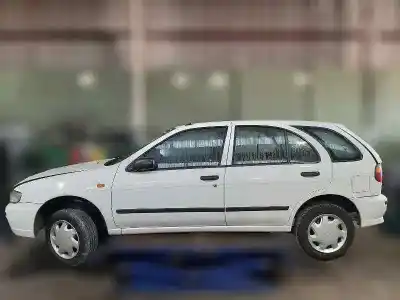 Veículo de Sucata nissan almera (n15) gx do ano 1998 alimentado ga16de