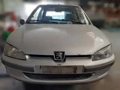Veículo de Sucata peugeot 106 (s2) xr do ano 1999 alimentado hdz