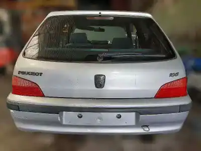 Veículo de Sucata peugeot 106 (s2) xr do ano 1999 alimentado hdz