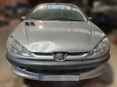 Véhicule à la ferraille peugeot                                            206 berlina                                                                                                                                                                                                                                                e-music                                                                                                                                                                                                                                                    de l'année 2003 alimenté 8hx