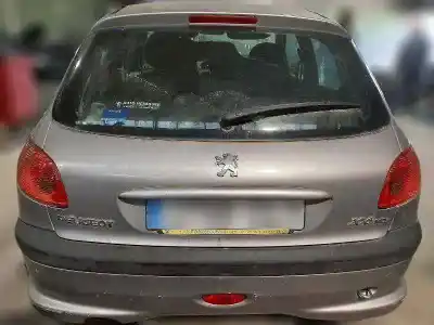 Sloopvoertuig peugeot                                            206 berlina                                                                                                                                                                                                                                                e-music                                                                                                                                                                                                                                                    van het jaar 2003 aangedreven 8hx