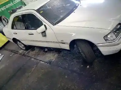 Sloopvoertuig mercedes-benz clase c (w201) berlina * van het jaar 1996 aangedreven 