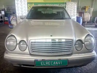 Verschrottungsfahrzeug mercedes-benz clase e (w210) berlina 320 (210.055) des jahres 1996 angetrieben m104995