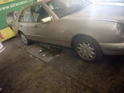 Verschrottungsfahrzeug mercedes-benz clase e (w210) berlina 320 (210.055) des jahres 1996 angetrieben m104995