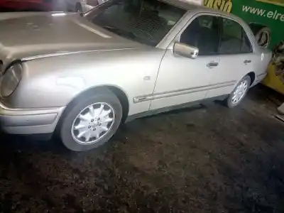Verschrottungsfahrzeug mercedes-benz clase e (w210) berlina 320 (210.055) des jahres 1996 angetrieben m104995