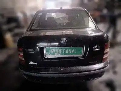 Veicolo di demolizione skoda fabia (6y2/6y3) attractive dell'anno 2015 alimentato asy