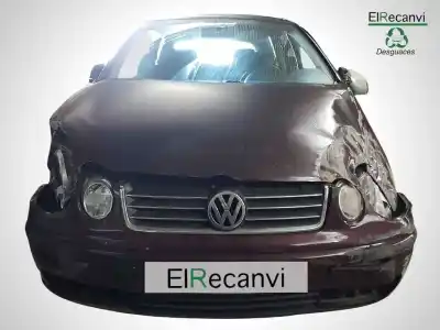 Veículo de Sucata VOLKSWAGEN POLO (9N1) Conceptline do ano 2004 alimentado ATD
