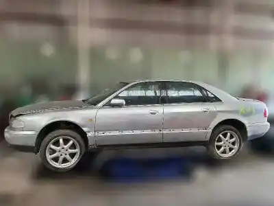 Здавання транспортного засобу audi a8 (d2) 4.2 v8 40v року 1997 потужний 