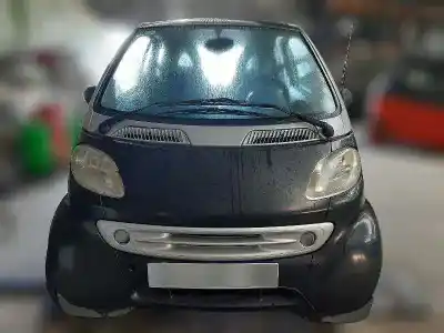 Vehicul casat smart micro compact . al anului 1999 alimentat 13