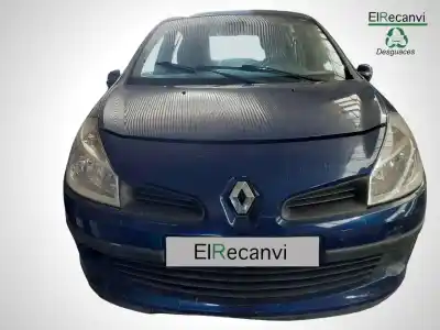 Véhicule à la ferraille renault                                            clio iii                                                                                                                                                                                                                                                   k9k766                                                                                                                                                                                                                                                     de l'année 2006 alimenté k9k766