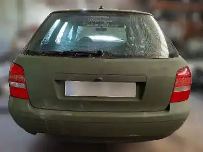 Sloopvoertuig audi a4 avant (8e) 2.5 tdi (114kw) van het jaar 2002 aangedreven aym