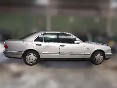 Verschrottungsfahrzeug MERCEDES-BENZ CLASE E (W210) BERLINA 230 (210.037) des Jahres 1997 angetrieben M111970
