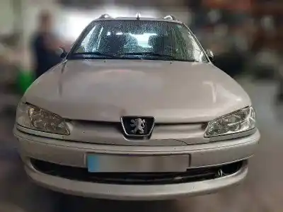 Veículo de Sucata PEUGEOT 306 BREAK Boulebard do ano 2001 alimentado NFT