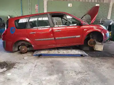 Véhicule à la ferraille renault                                            scenic ii                                                                                                                                                                                                                                                  authentique                                                                                                                                                                                                                                                de l'année 2005 alimenté f9q804