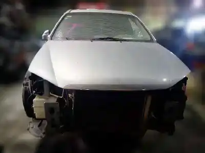 Veículo de Sucata kia cerato 2.0 ex crdi berlina do ano 2005 alimentado d4ea