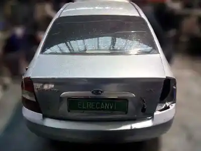 Veículo de Sucata kia cerato 2.0 ex crdi berlina do ano 2005 alimentado d4ea