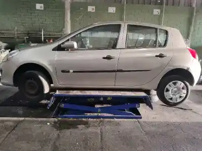 Veículo de Sucata renault clio iii authentique do ano 2006 alimentado k9k766