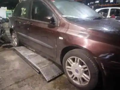Veículo de Sucata fiat stilo (192) 1.9 jtd cat do ano 2002 alimentado 192a1000