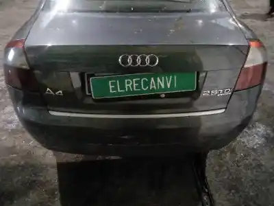 Veículo de Sucata audi a4 berlina (8e) 2.5 v6 24v tdi do ano 2002 alimentado ake